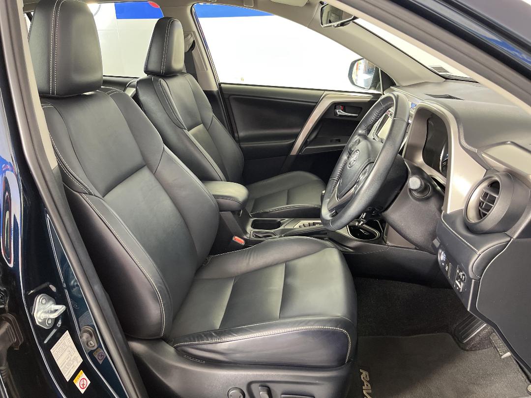 Photo '16' of Toyota Rav4 Photo '16' of Toyota Rav4