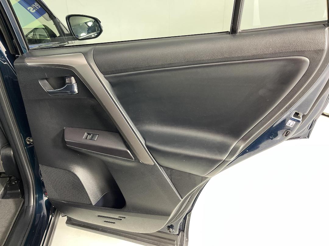 Photo '19' of Toyota Rav4 Photo '19' of Toyota Rav4