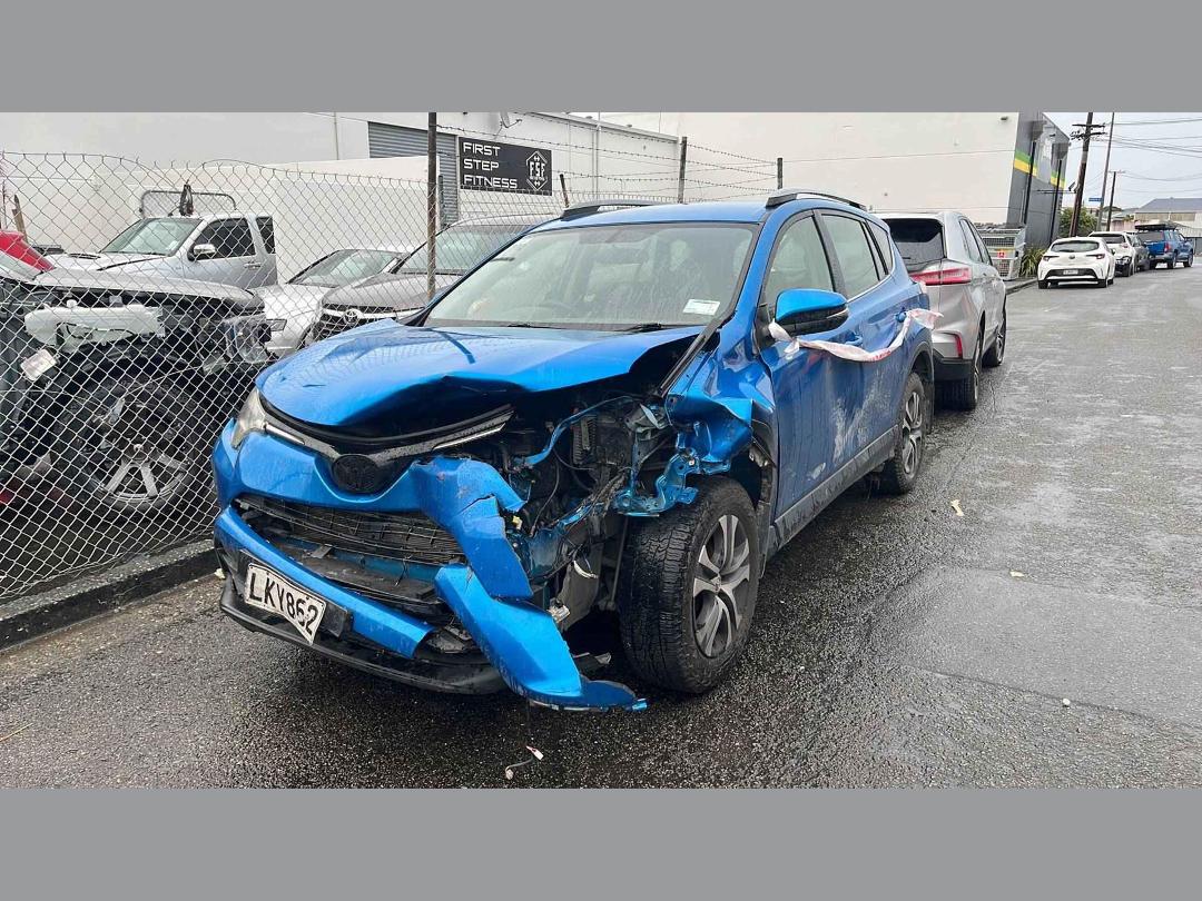 Photo '2' of Toyota Rav4 GX SUV