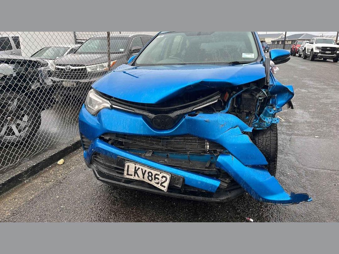 Photo '10' of Toyota Rav4 GX SUV