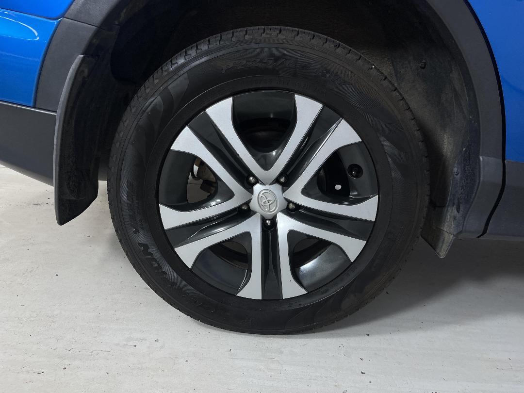 Photo '12' of Toyota Rav4