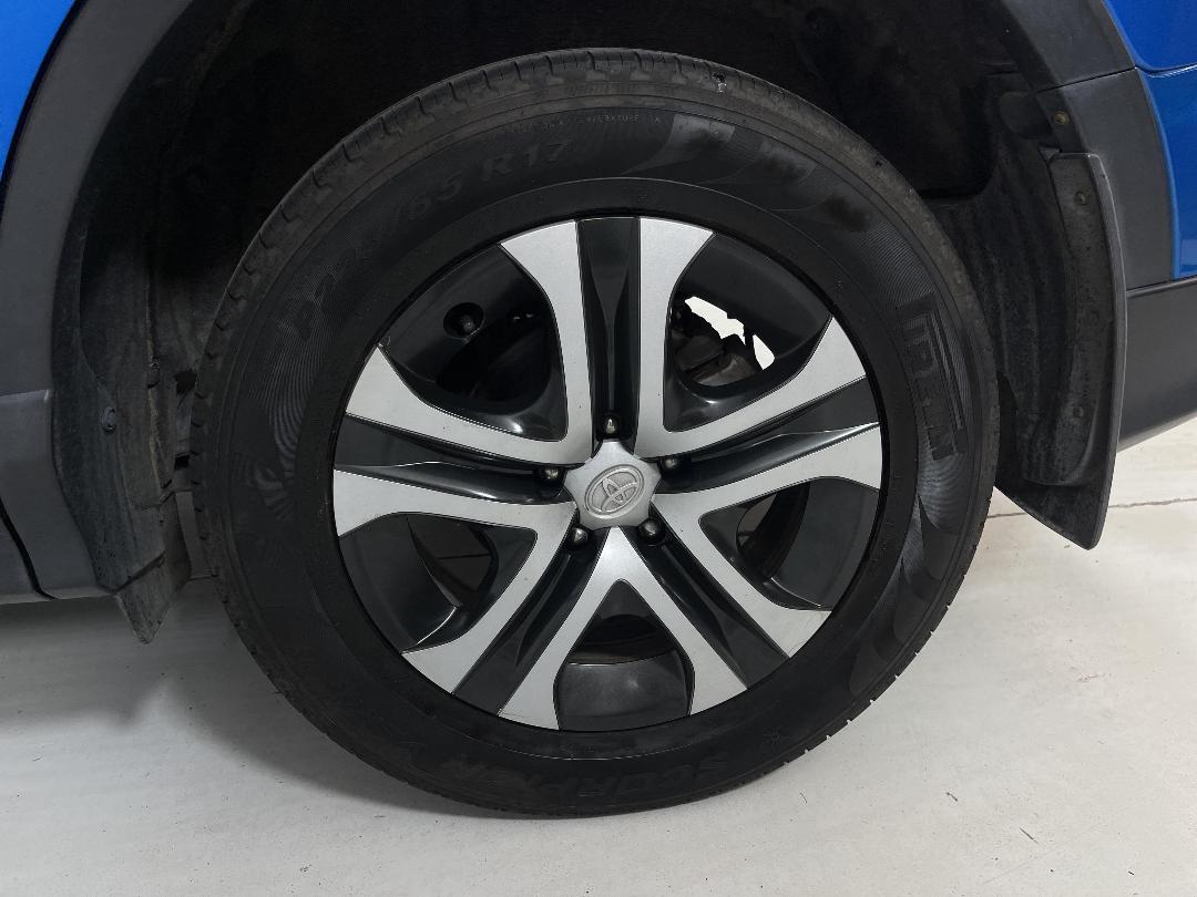 Photo '11' of Toyota Rav4