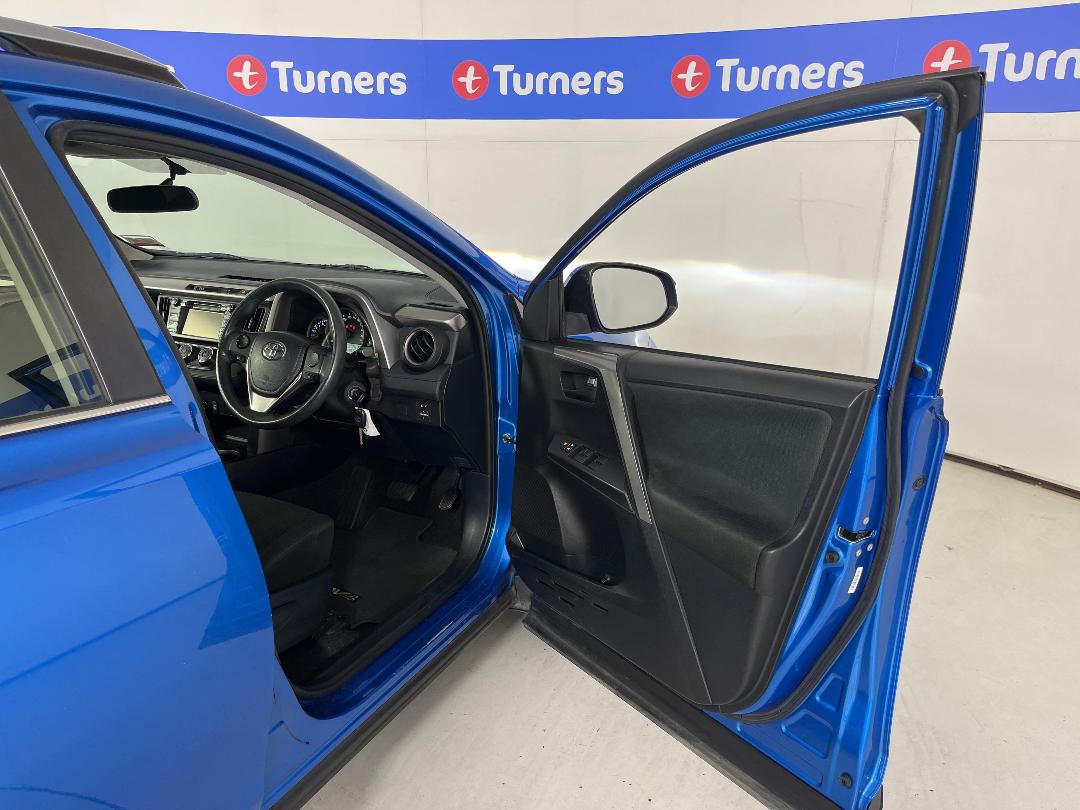 Photo '15' of Toyota Rav4