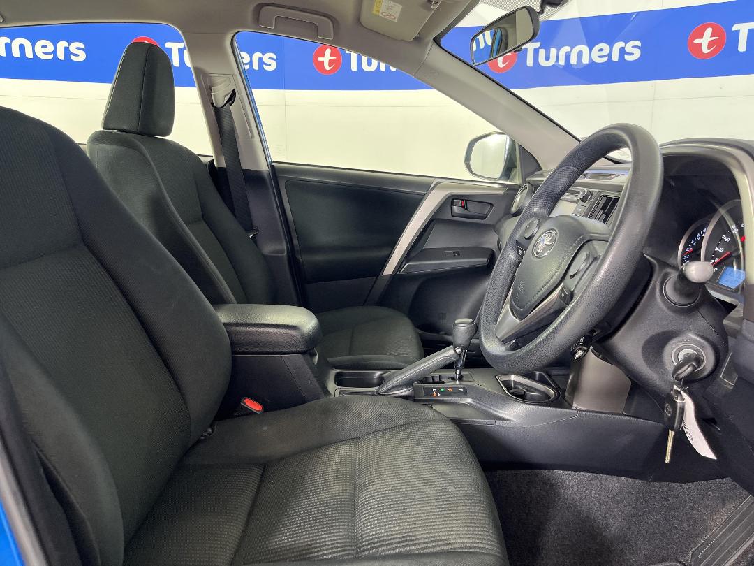 Photo '16' of Toyota Rav4