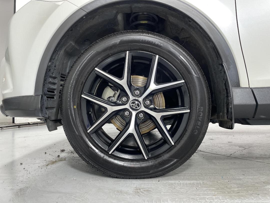 Photo '10' of Toyota Rav4