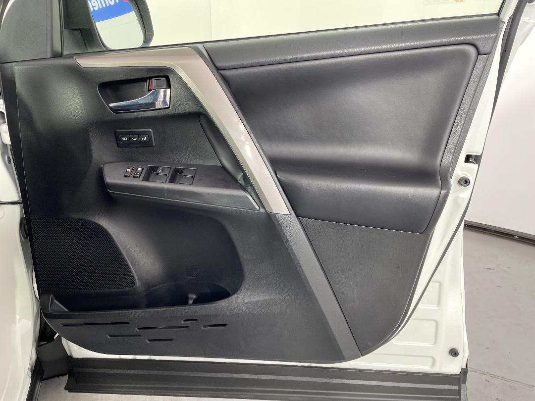 Photo '15' of Toyota Rav4