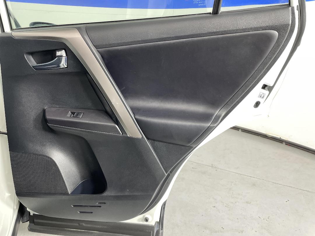 Photo '19' of Toyota Rav4