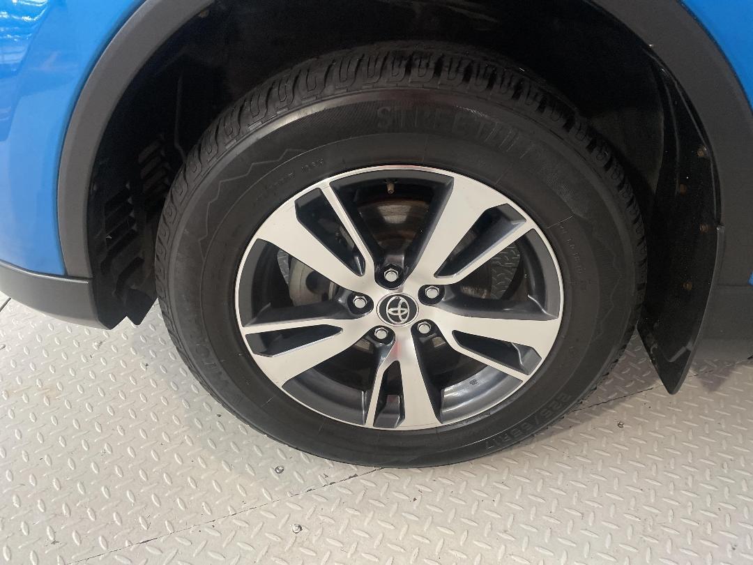 Photo '10' of Toyota Rav4