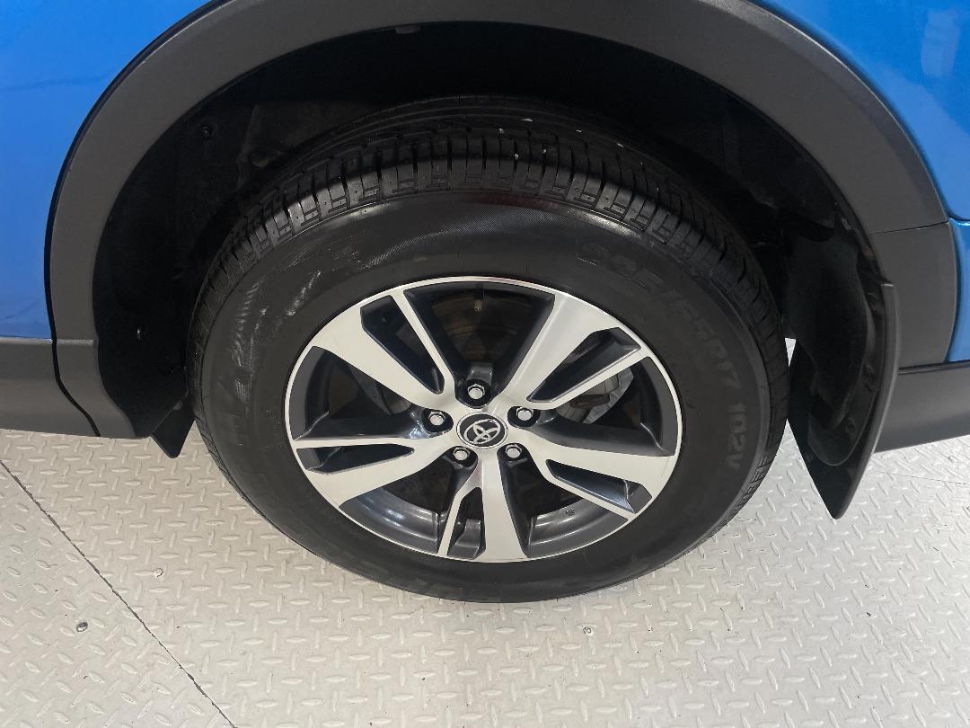 Photo '11' of Toyota Rav4