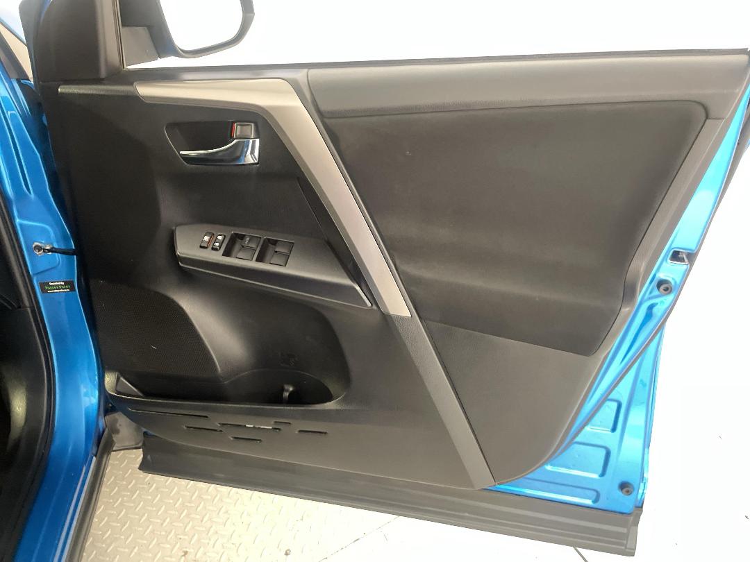 Photo '15' of Toyota Rav4