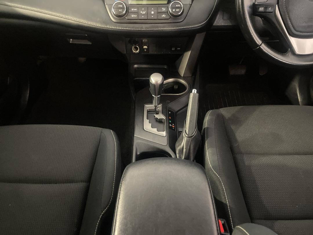 Photo '18' of Toyota Rav4