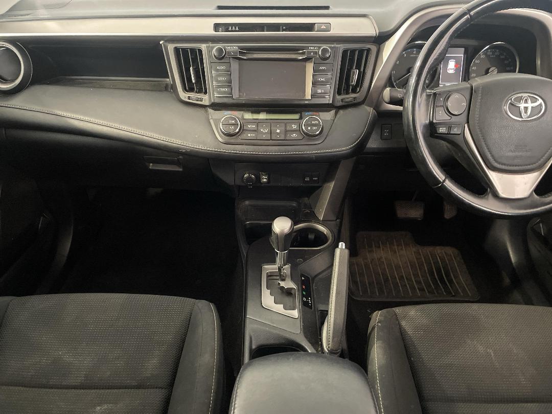 Photo '18' of Toyota Rav4 Photo '18' of Toyota Rav4