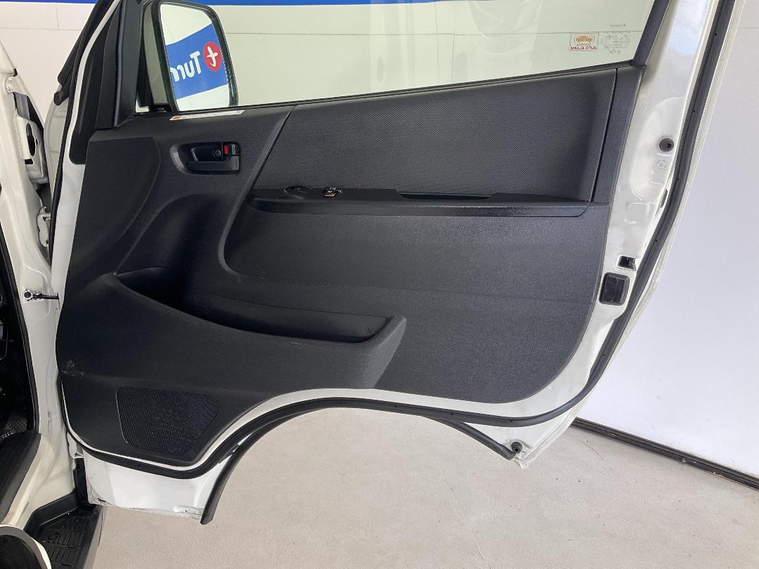 Photo '15' of Toyota Regius