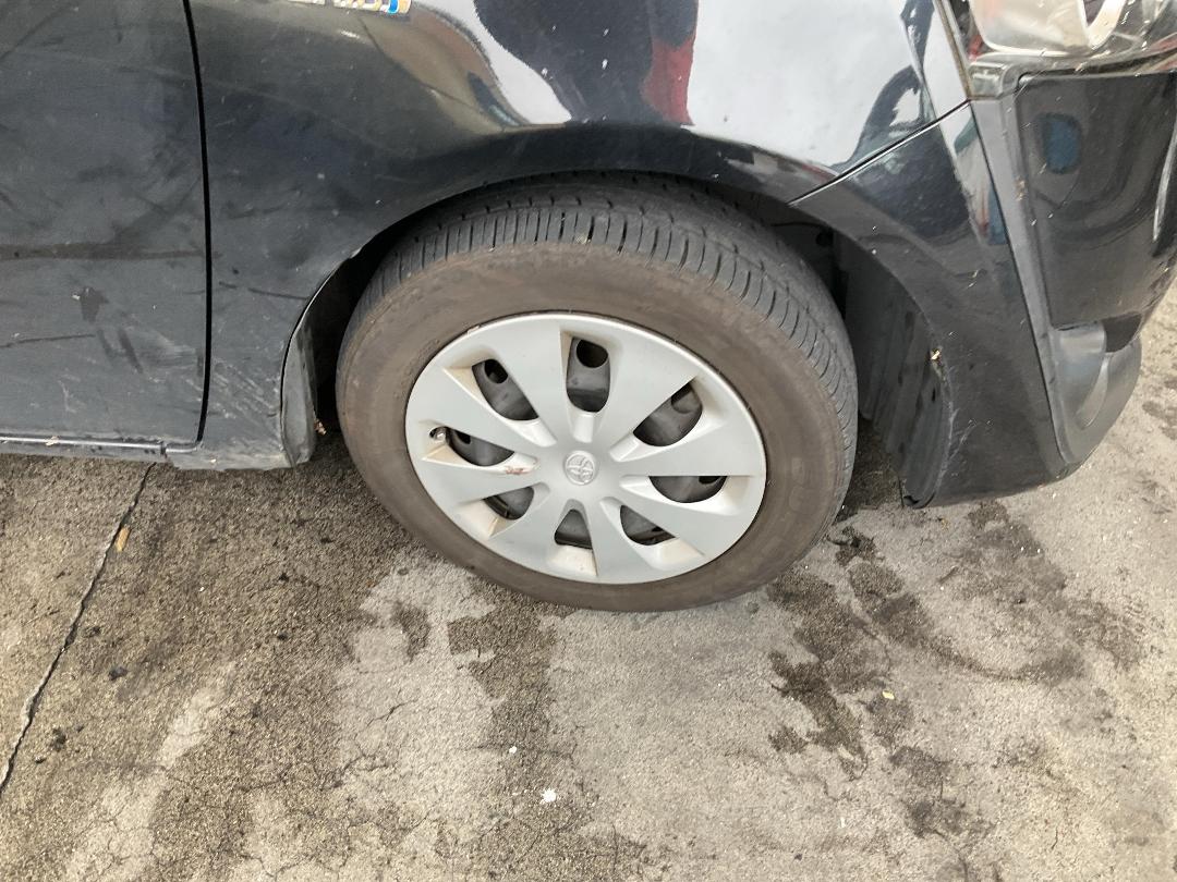 Photo '2' of Toyota Sienta Photo '2' of Toyota Sienta