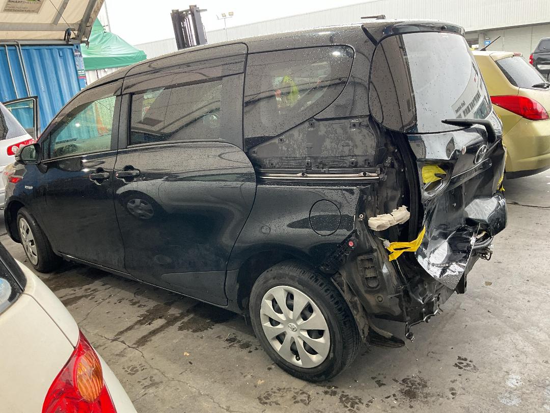 Photo '8' of Toyota Sienta Photo '8' of Toyota Sienta