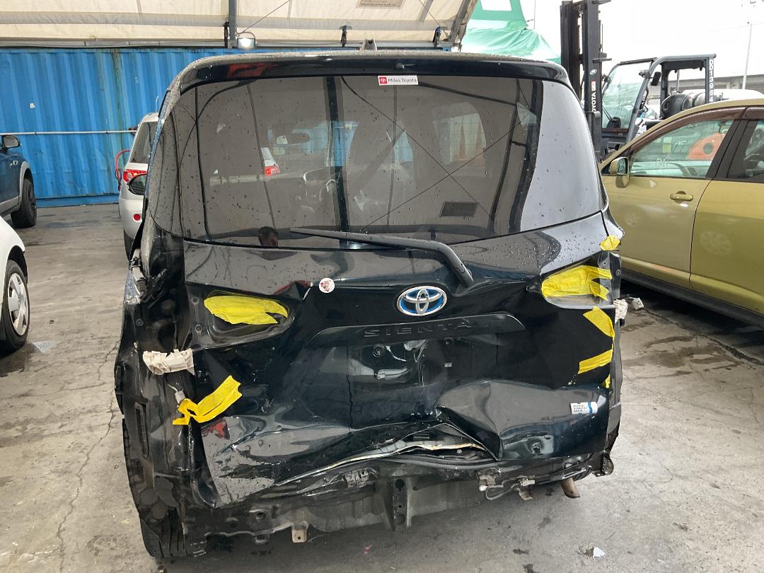 Photo '11' of Toyota Sienta Photo '11' of Toyota Sienta