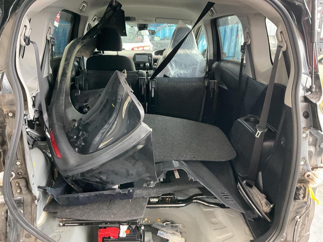 Photo '14' of Toyota Sienta Photo '14' of Toyota Sienta