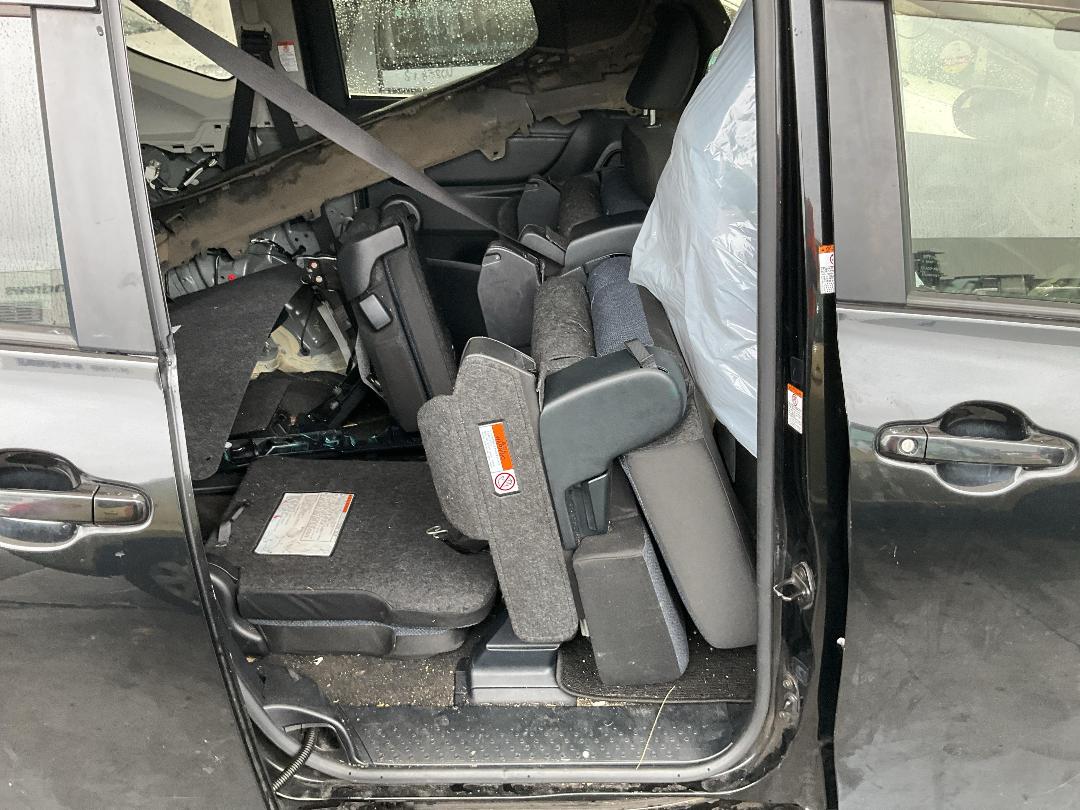 Photo '18' of Toyota Sienta Photo '18' of Toyota Sienta