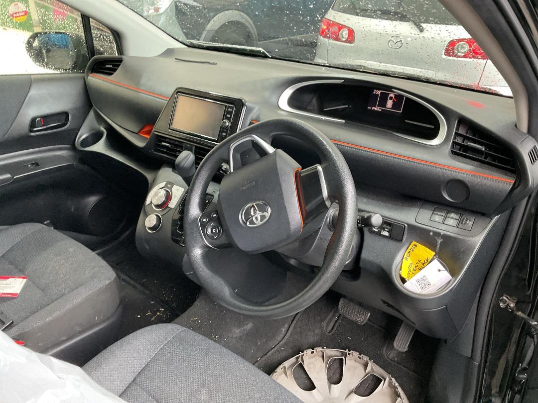 Photo '22' of Toyota Sienta Photo '22' of Toyota Sienta