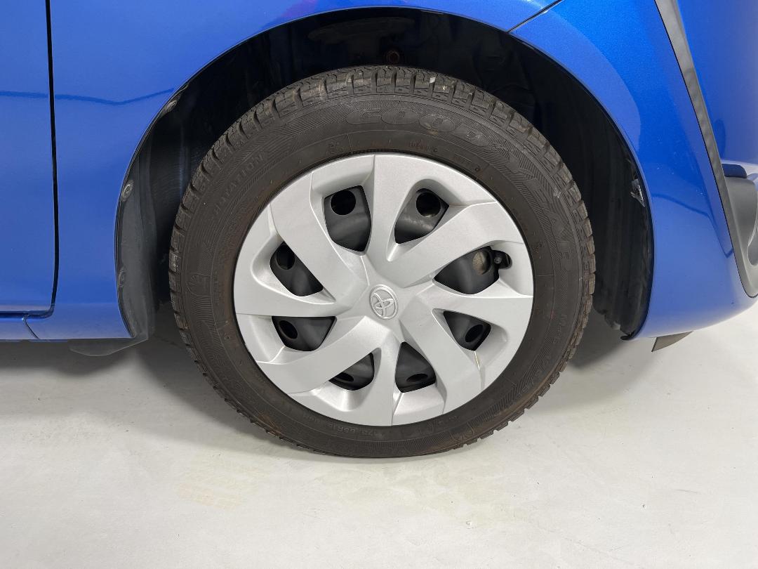 Photo '9' of Toyota Sienta Photo '9' of Toyota Sienta