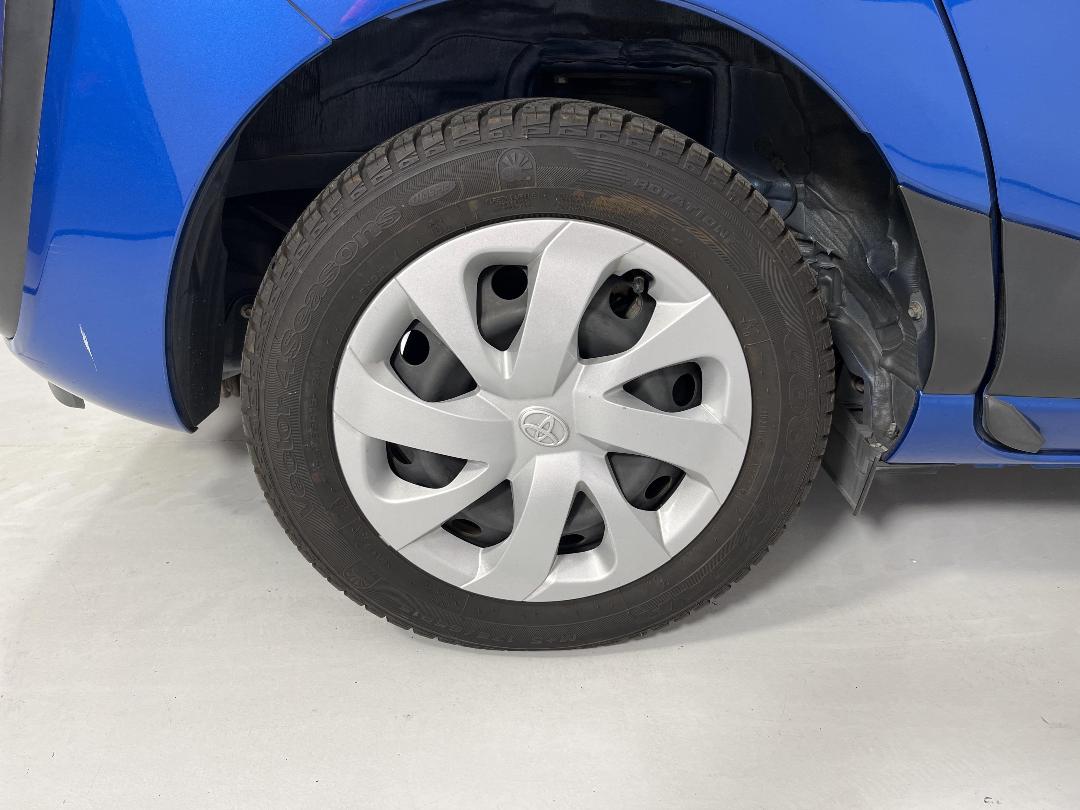 Photo '12' of Toyota Sienta Photo '12' of Toyota Sienta