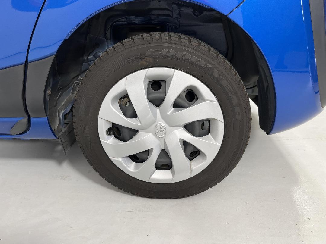 Photo '11' of Toyota Sienta Photo '11' of Toyota Sienta