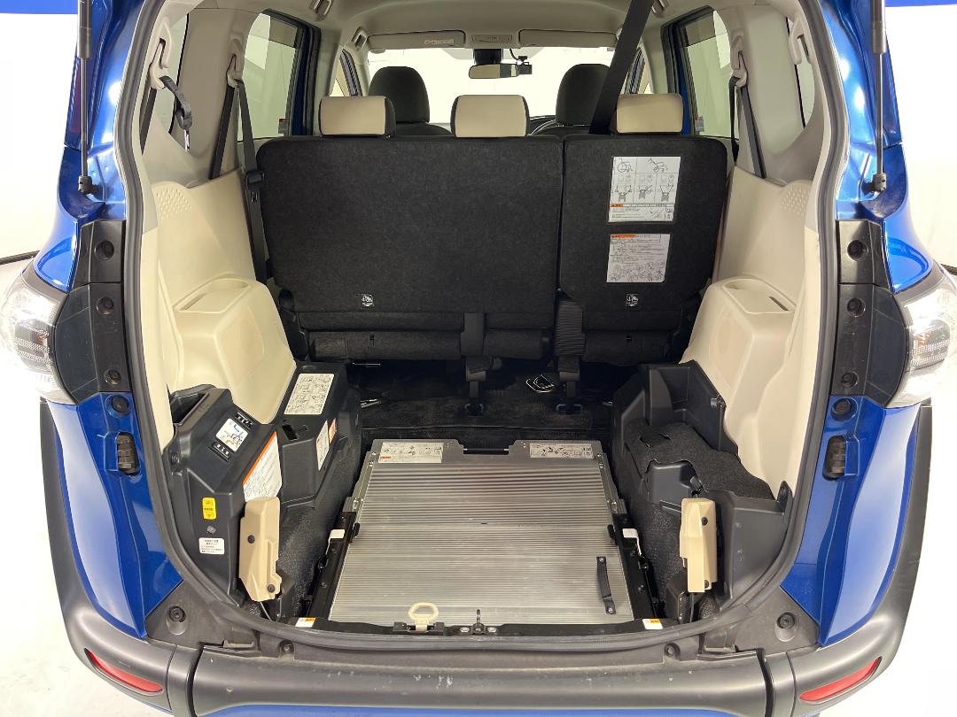 Photo '14' of Toyota Sienta Photo '14' of Toyota Sienta