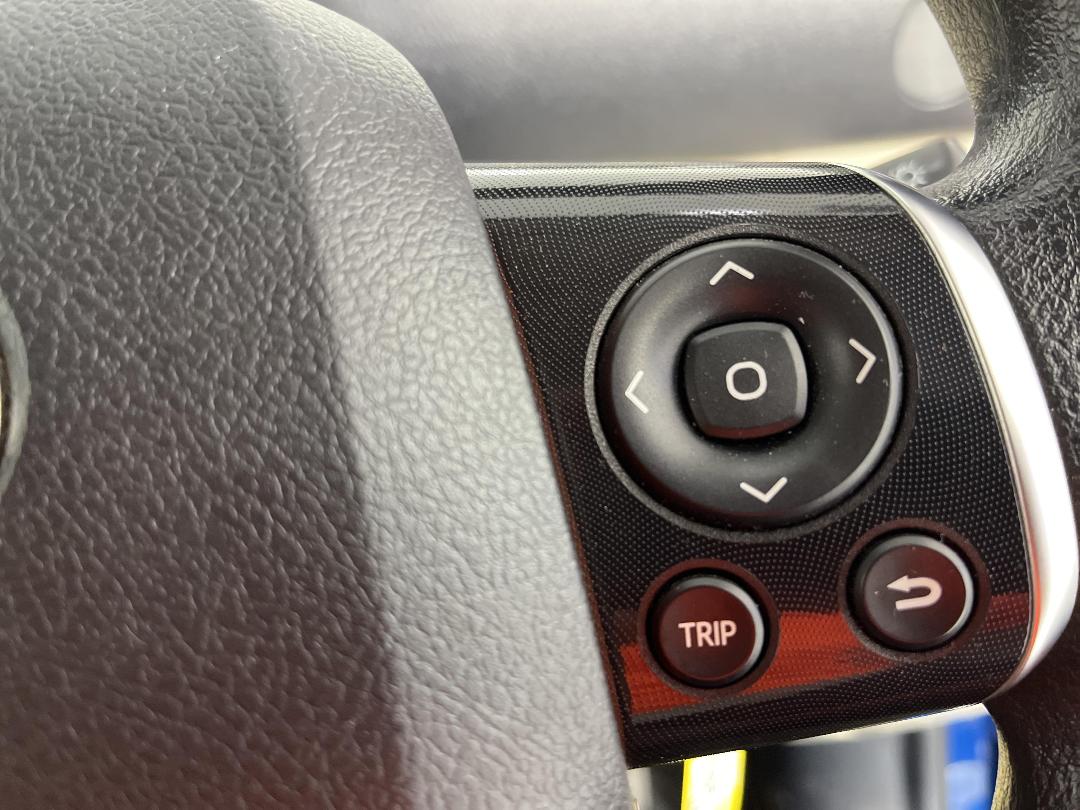 Photo '23' of Toyota Sienta Photo '23' of Toyota Sienta