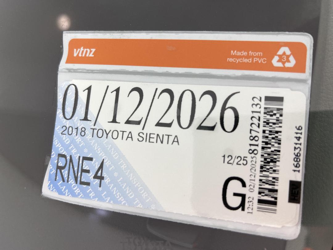 Photo '27' of Toyota Sienta Photo '27' of Toyota Sienta