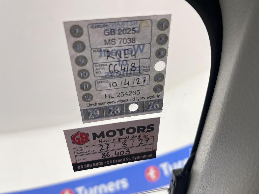 Photo '22' of Toyota Sienta Photo '22' of Toyota Sienta