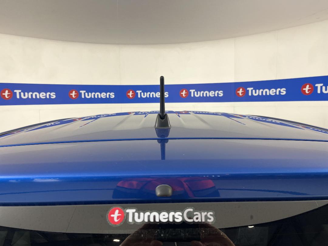 Photo '28' of Toyota Sienta Photo '28' of Toyota Sienta