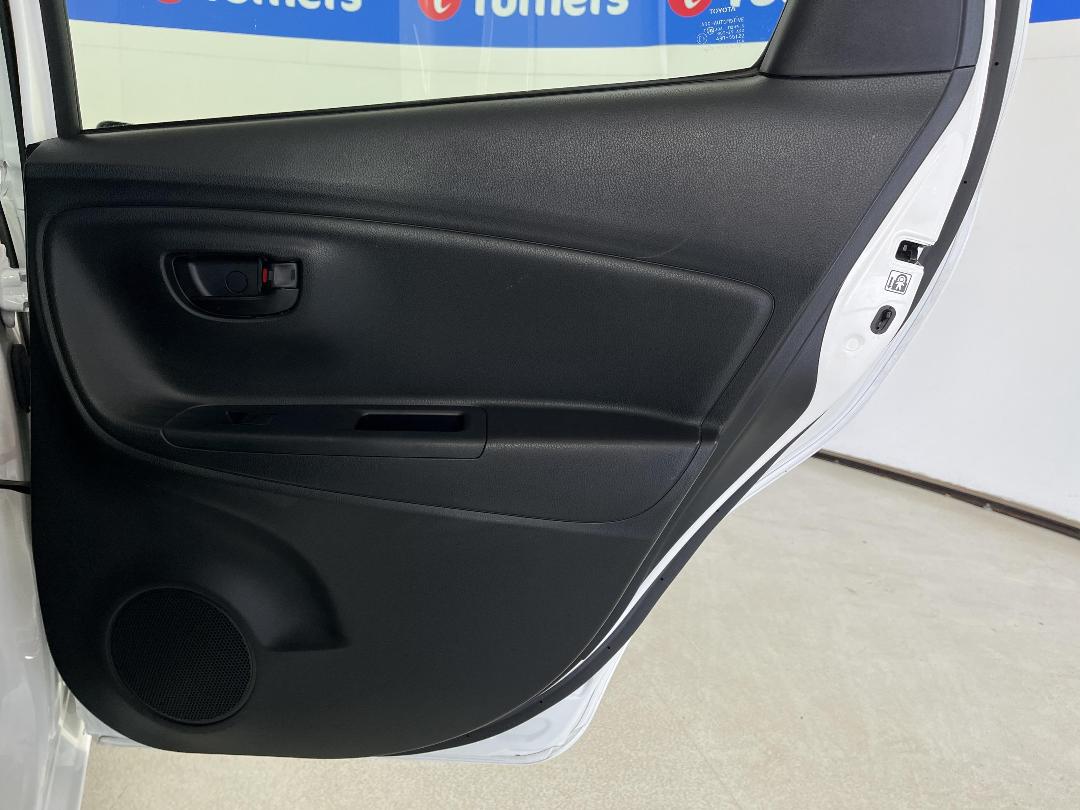 Photo '19' of Toyota Yaris Photo '19' of Toyota Yaris