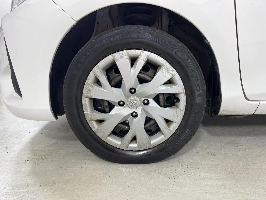 Photo '10' of Toyota Yaris