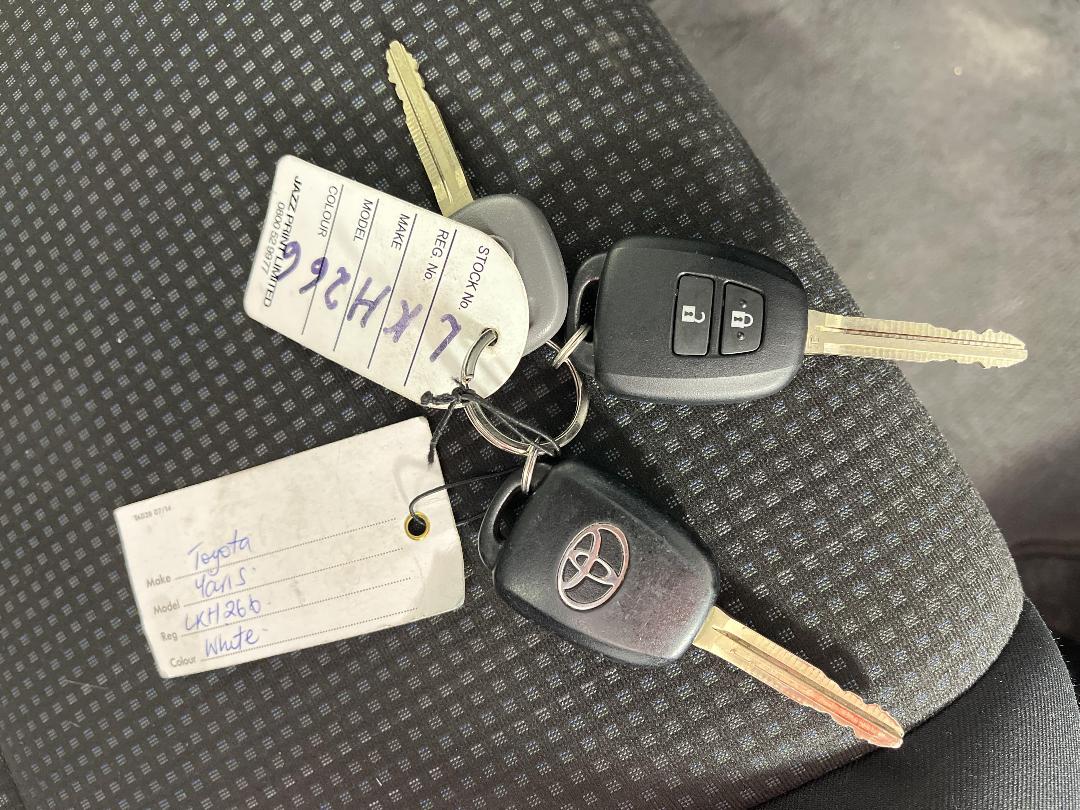 Photo '22' of Toyota Yaris