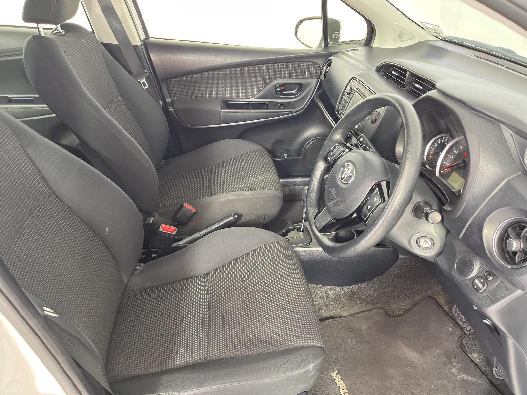 Photo '16' of Toyota Yaris