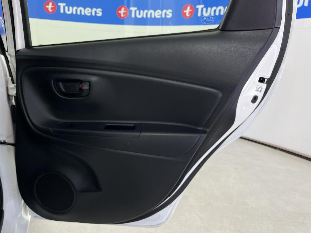 Photo '19' of Toyota Yaris