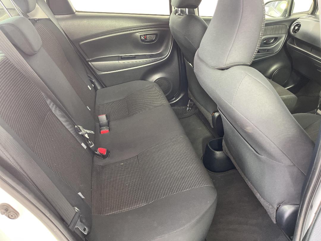 Photo '20' of Toyota Yaris