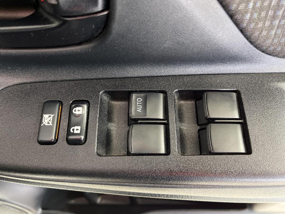 Photo '23' of Toyota Yaris