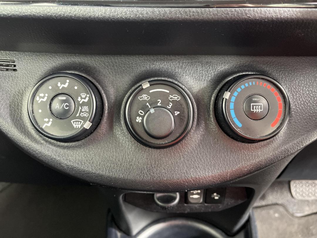 Photo '26' of Toyota Yaris