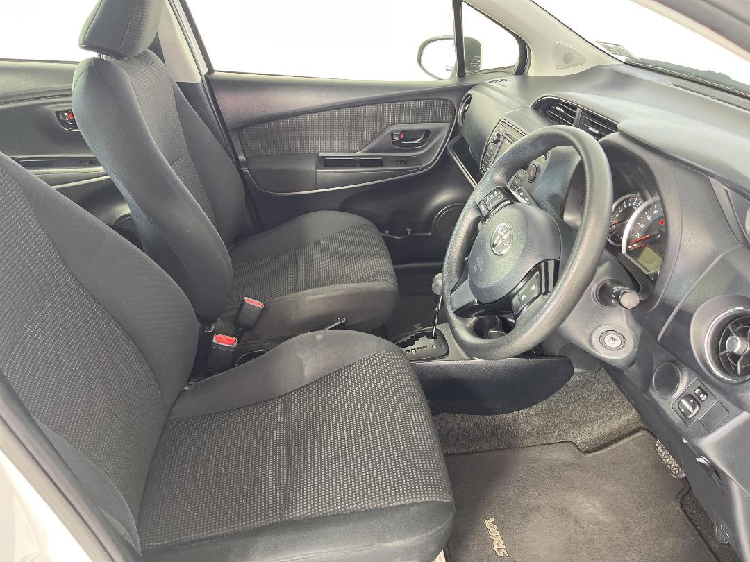 Photo '16' of Toyota Yaris Photo '16' of Toyota Yaris