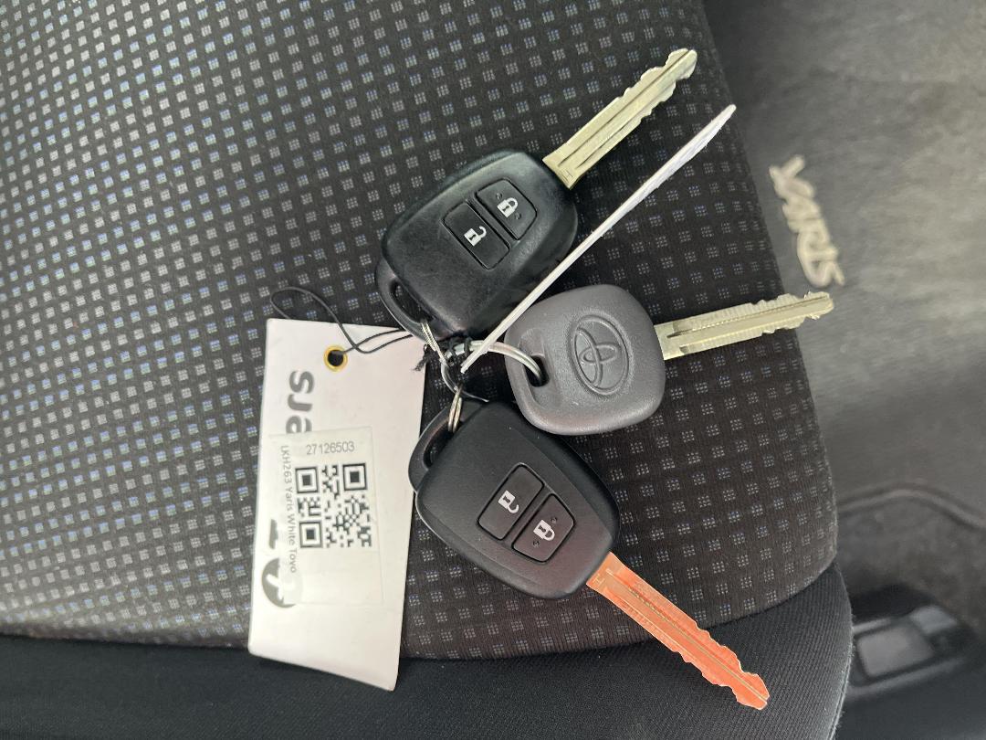 Photo '22' of Toyota Yaris Photo '22' of Toyota Yaris