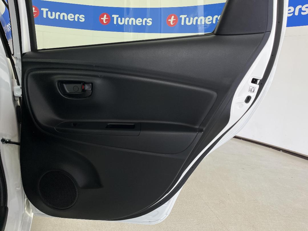 Photo '19' of Toyota Yaris Photo '19' of Toyota Yaris