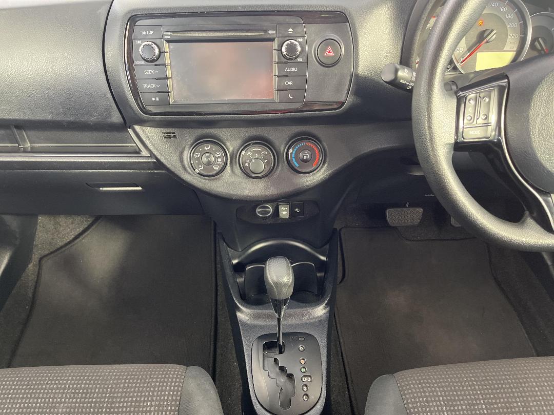 Photo '18' of Toyota Yaris Photo '18' of Toyota Yaris