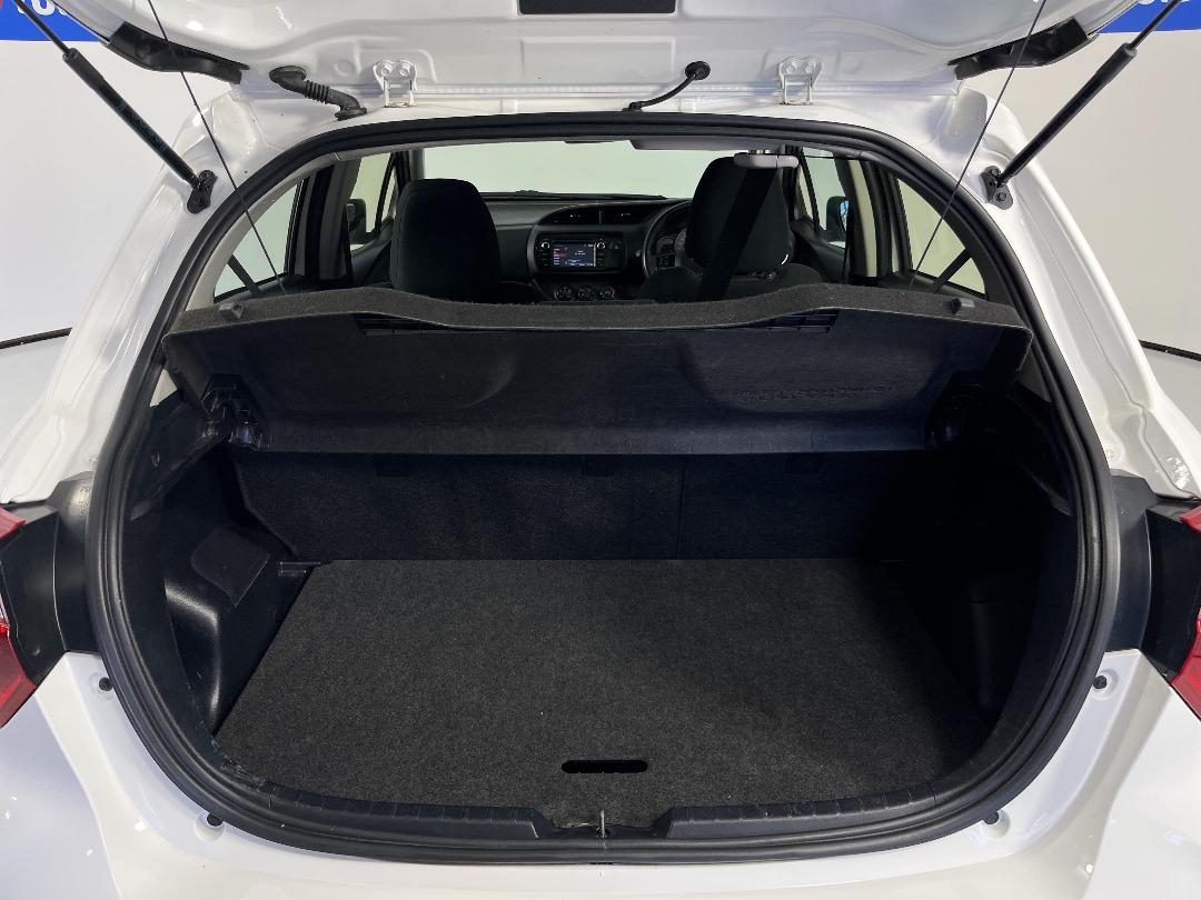 Photo '14' of Toyota Yaris Photo '14' of Toyota Yaris