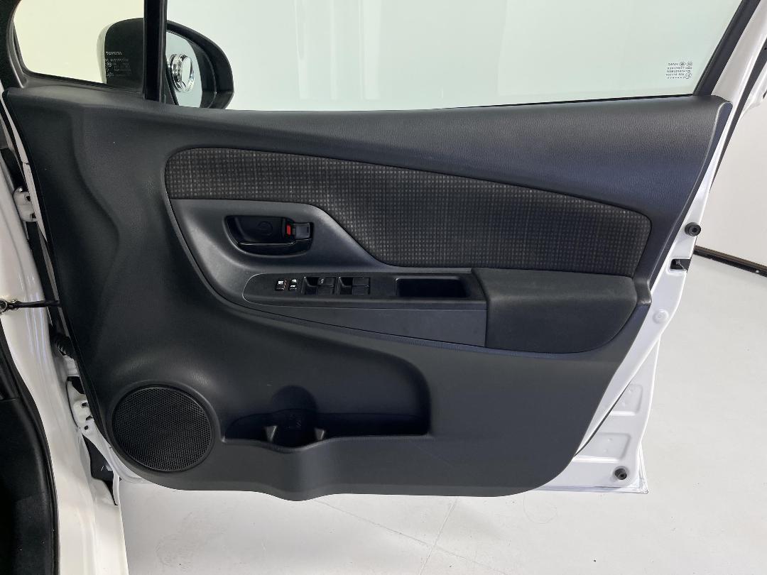 Photo '15' of Toyota Yaris Photo '15' of Toyota Yaris