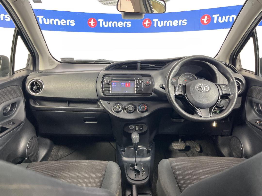 Photo '17' of Toyota Yaris Photo '17' of Toyota Yaris