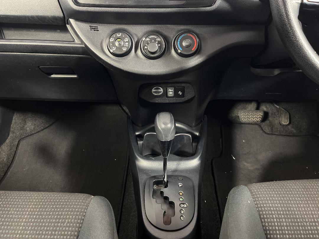 Photo '18' of Toyota Yaris Photo '18' of Toyota Yaris