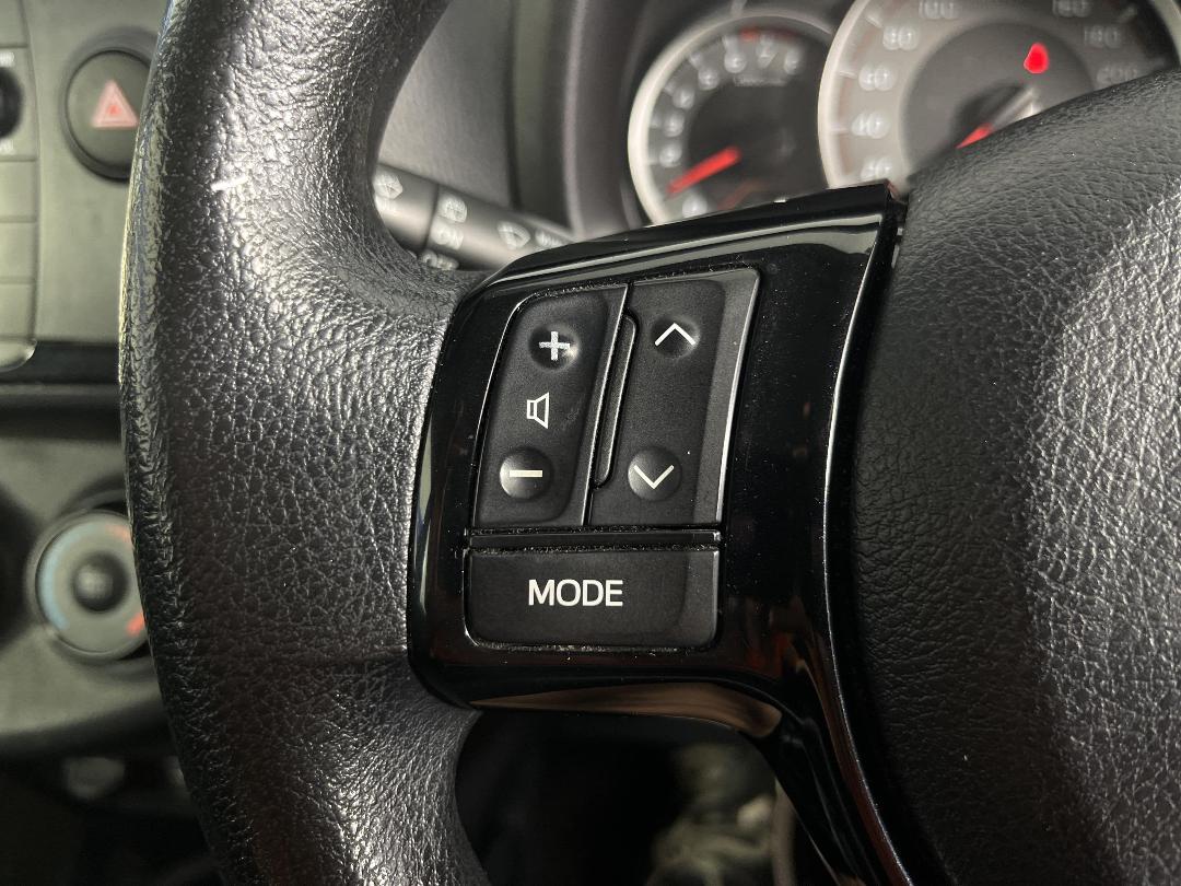 Photo '24' of Toyota Yaris Photo '24' of Toyota Yaris