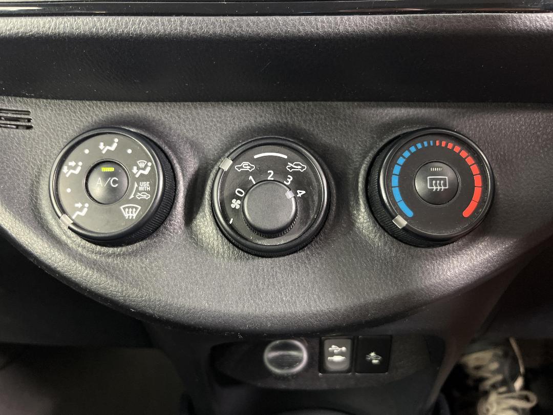 Photo '28' of Toyota Yaris Photo '28' of Toyota Yaris