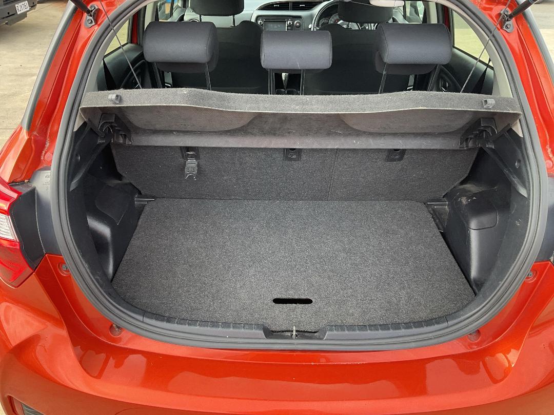 Photo '11' of Toyota Yaris SX Photo '11' of Toyota Yaris SX